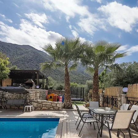 Idyllic 3 Bedroom Sea View With Private Pool Vila